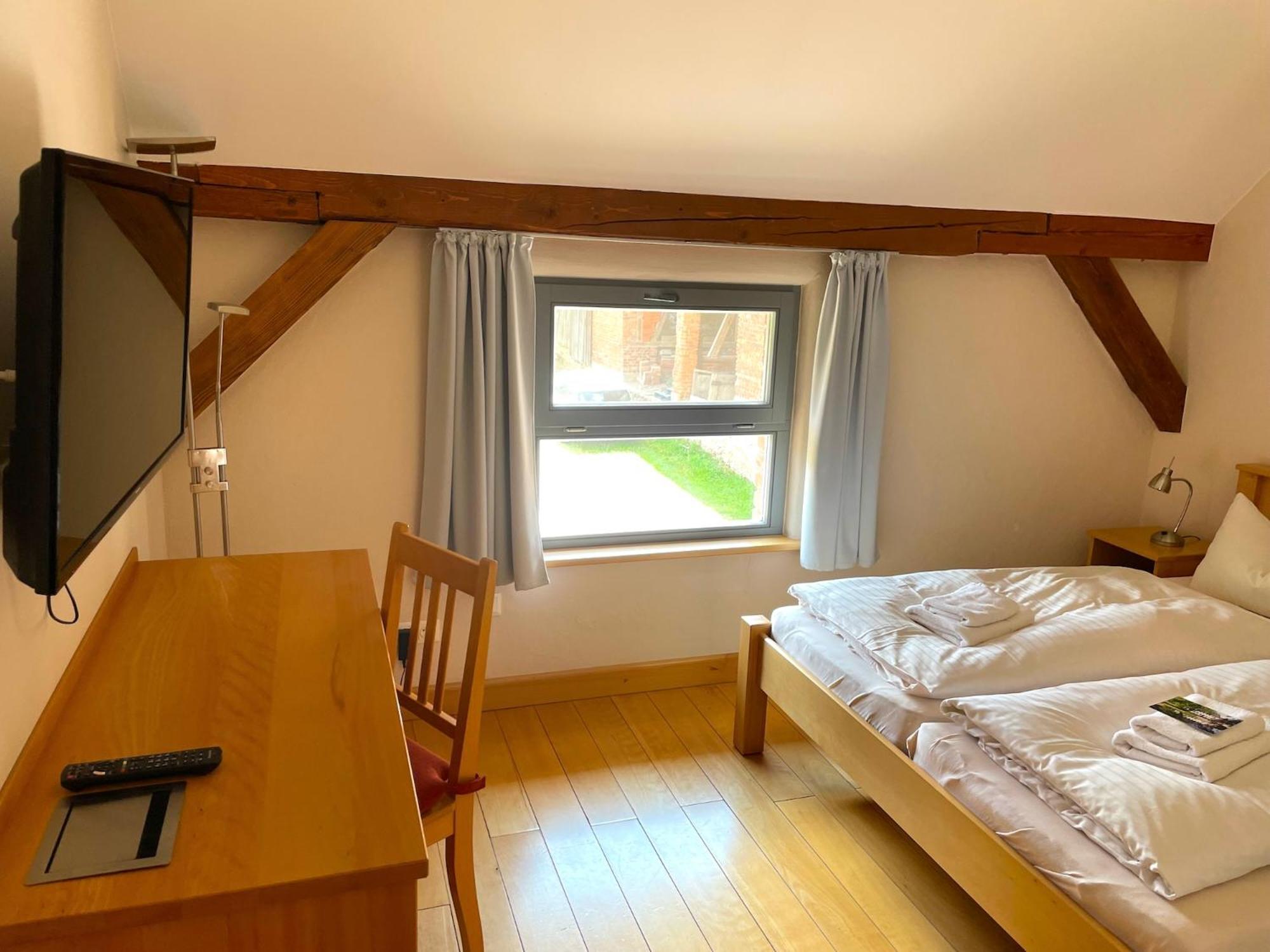 Biohotel Stiftsgut Wilhelmsglücksbrunn Creuzburg Exterior foto