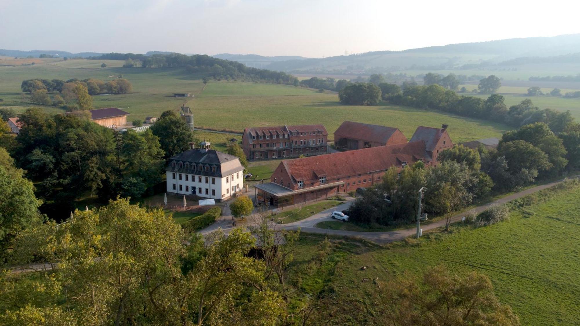 Biohotel Stiftsgut Wilhelmsglücksbrunn Creuzburg Exterior foto